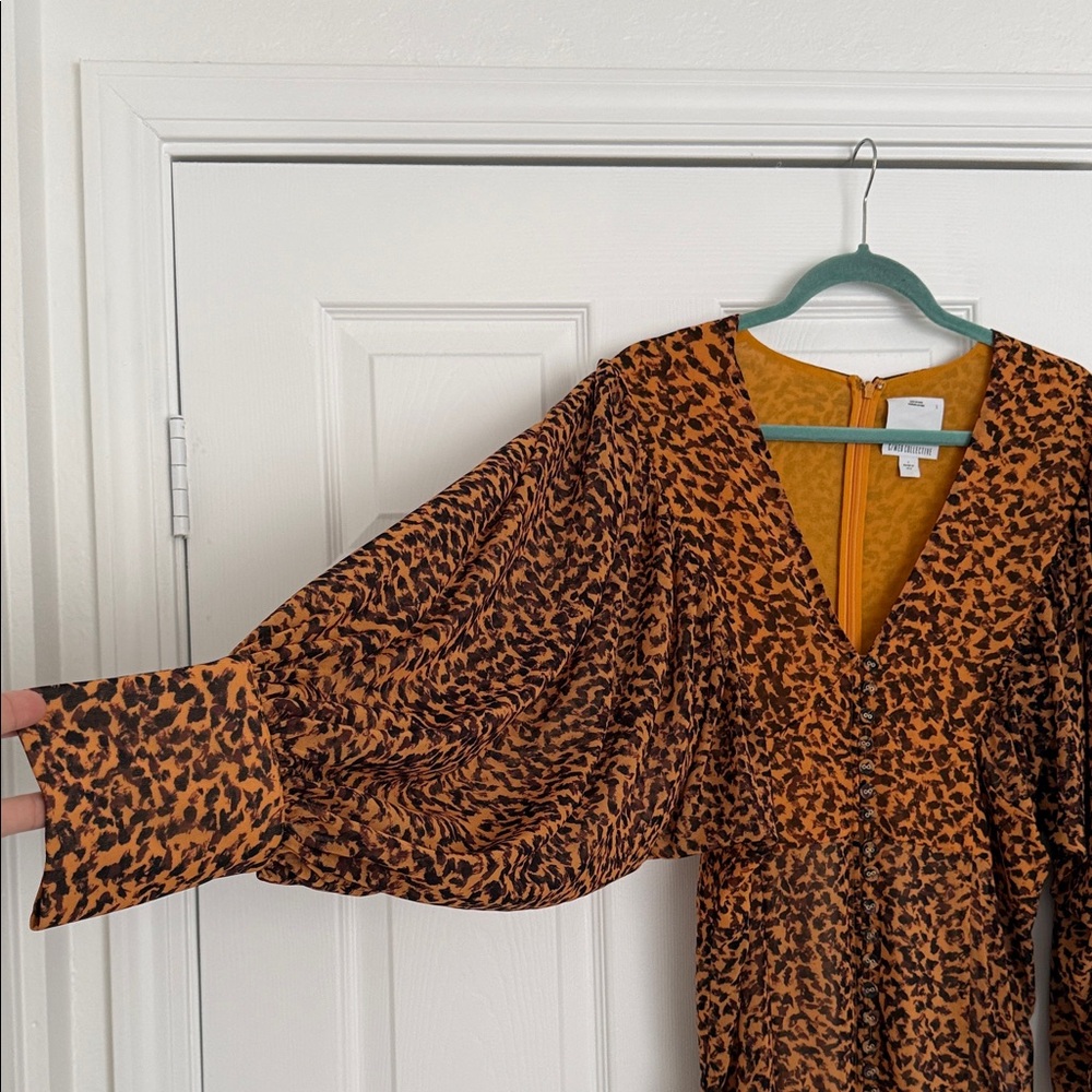 C/MEO COLLECTIVE Leopard Print V-Neck Dress SIZE L
